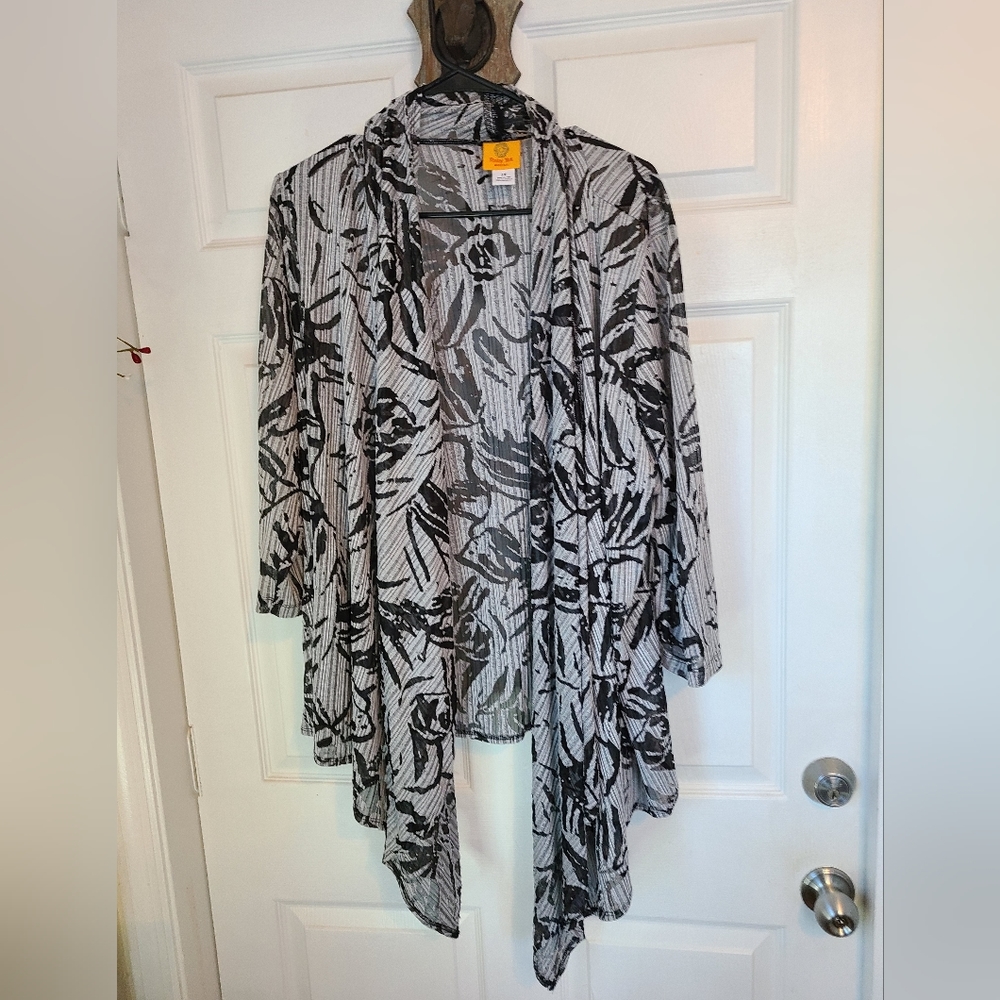 Ruby Road Woman's Light Weight Floral Cover Jacket,Size: 2XL Color Grey/Black